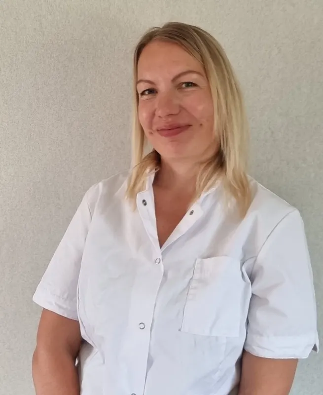Kätlin, Hooltera meditsiiniõde ja hooliv abistaja